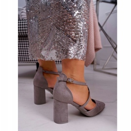 Kvinnors pumpar på en klack i Spitzgrå 4