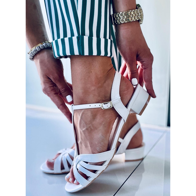 Sparkle White lågklackade sandaler vit 1