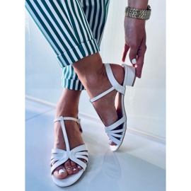 Sparkle White lågklackade sandaler vit 2