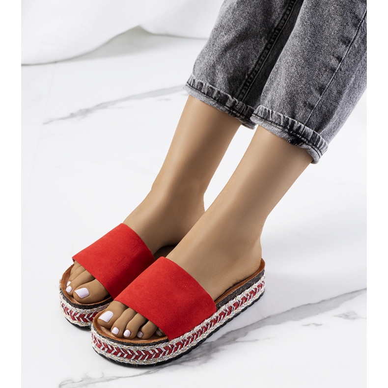 Röda sandaler på Bonython korksula 2