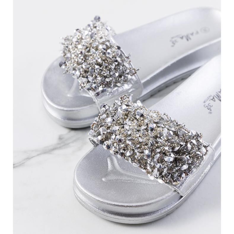 Silver tofflor på Marthas plattform 1