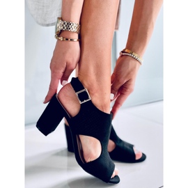 Stacy Black högklackade genombrutna sandaler svart 1