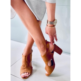 Stacy Camel högklackade genombrutna sandaler brun 1