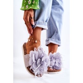 PS1 Damtofflor i mocka med dekorativa blommor, grå alimos 1