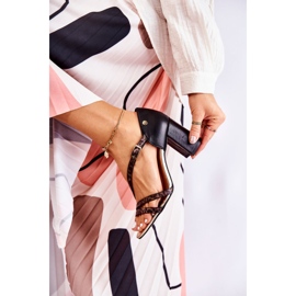 Lädersandaler för kvinnor på en klack Maciejka 05592-01 Svart 2