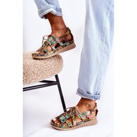 Maciejka Lädersandaler för kvinnor med kardborreband 05375-09 Grön 2