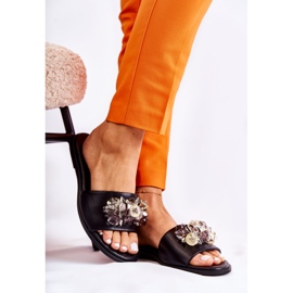 Lädertofflor för kvinnor med prydnad Nicole 2726 Svart 1