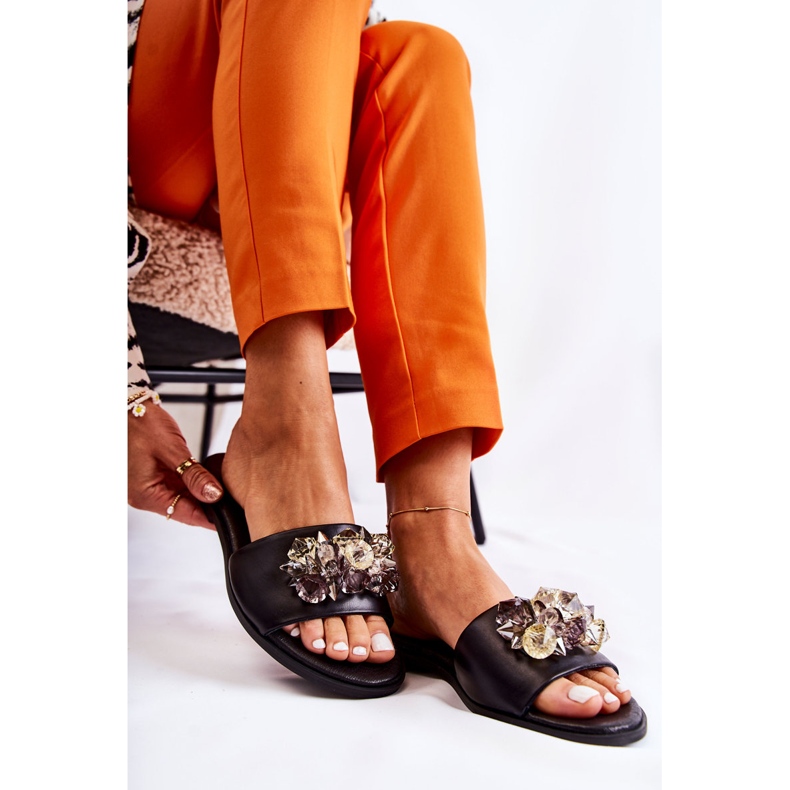 Lädertofflor för kvinnor med prydnad Nicole 2726 Svart 2