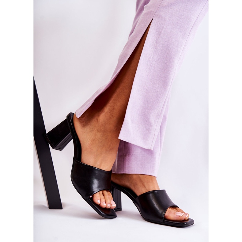 PG1 Läder Klassiska Tofflor På Klack Svart Talena 1