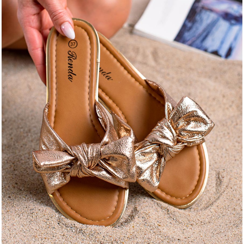 SHELOVET Gyllene tofflor 2