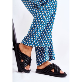 PJ1 Klassiska damtofflor i svart läder Daron 1