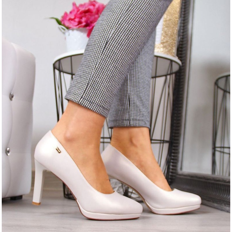 Pumps på en plattform pärla beige W Sergio Leone 2