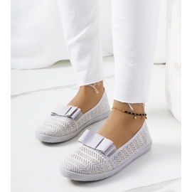 Zorda grå genombrutna sneakers 1