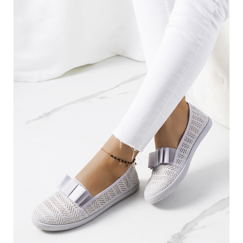 Zorda grå genombrutna sneakers 2