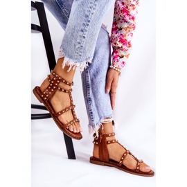 PG1 Damsandaler med nitar Bruna Cavos 1