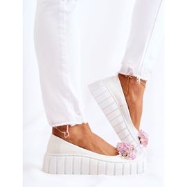 PA2 Läderballerinor på en plattform med en färgglad vit ladettedekoration 2