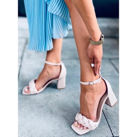 Högklackade sandaler från Denise Beige 2