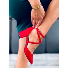 Sandra Röda höga klackar 2