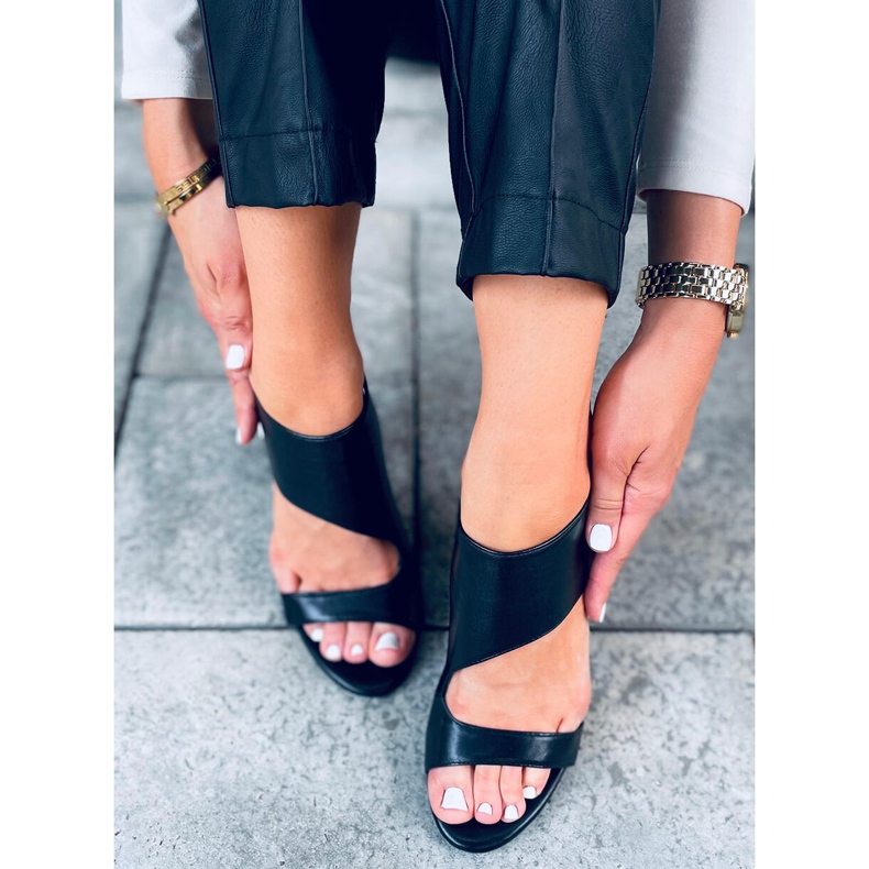 Jessica Black högklackade sandaler svart 1