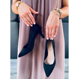 Pumps på en Susan Black stilettklack svart 2