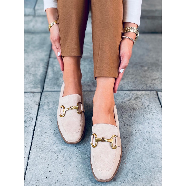 Linda Beige loafers dam 1