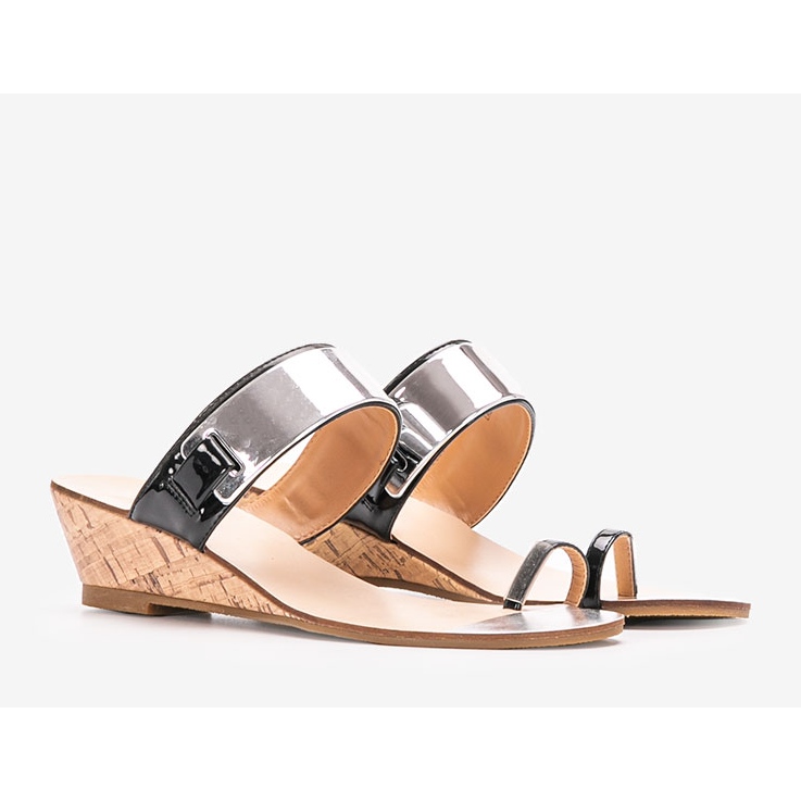 Svarta tofflor med öppen kil Trentino 1