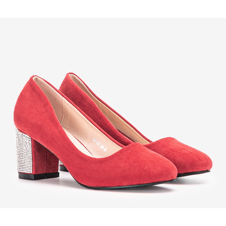 Röda pumps på Goyals inlägg 1