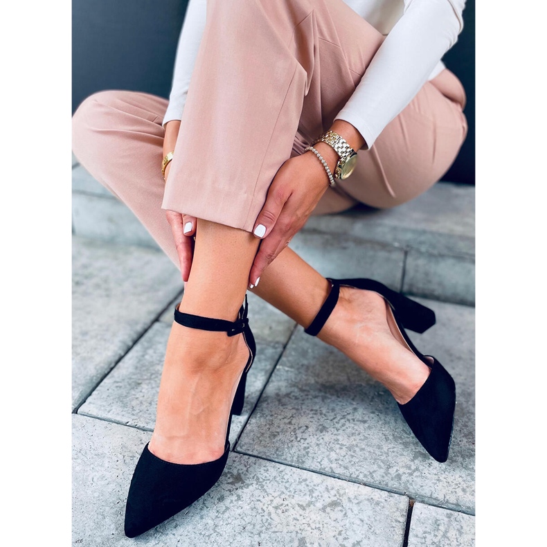 Pumps på Lauren Black-stolpen svart 1