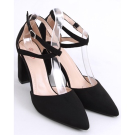 Pumpar på stolpen av Lizzie Black svart 2