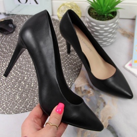 Pumps på en svart Sergio Leone-klack 1