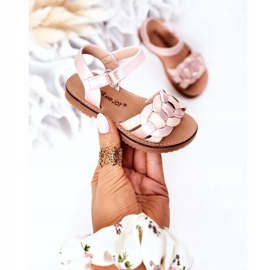 Flickas sandaler med en ormmönster rosa 2