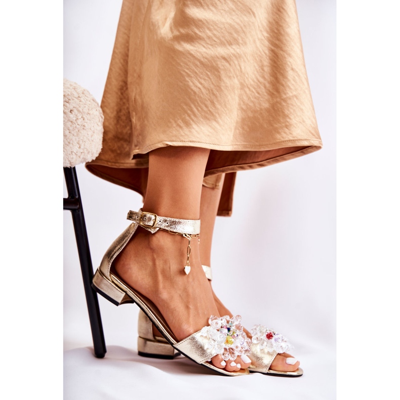 PA2 Kvinnors lädersandaler på en platt klack Golden Morlee gyllene 1