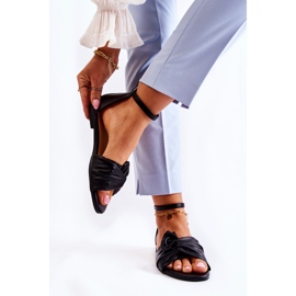 Fashionabla Astana-sandaler i svart läder för kvinnor 2