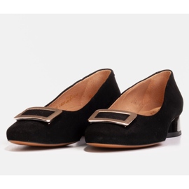 Marco Shoes Svarta mockapumpar med utsmyckning 1