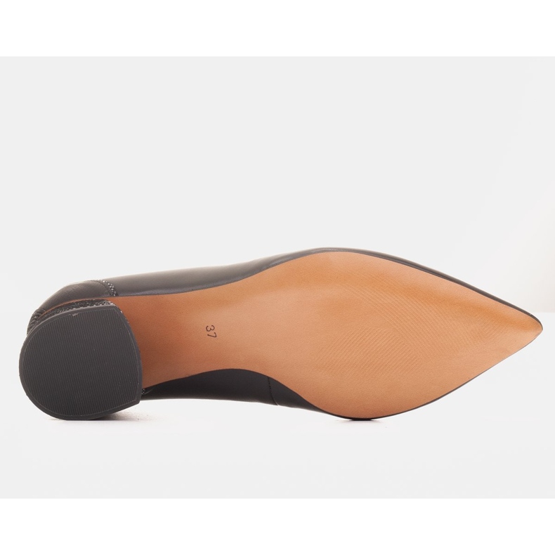 Marco Shoes Pumpar i svart läder med blommönster 1