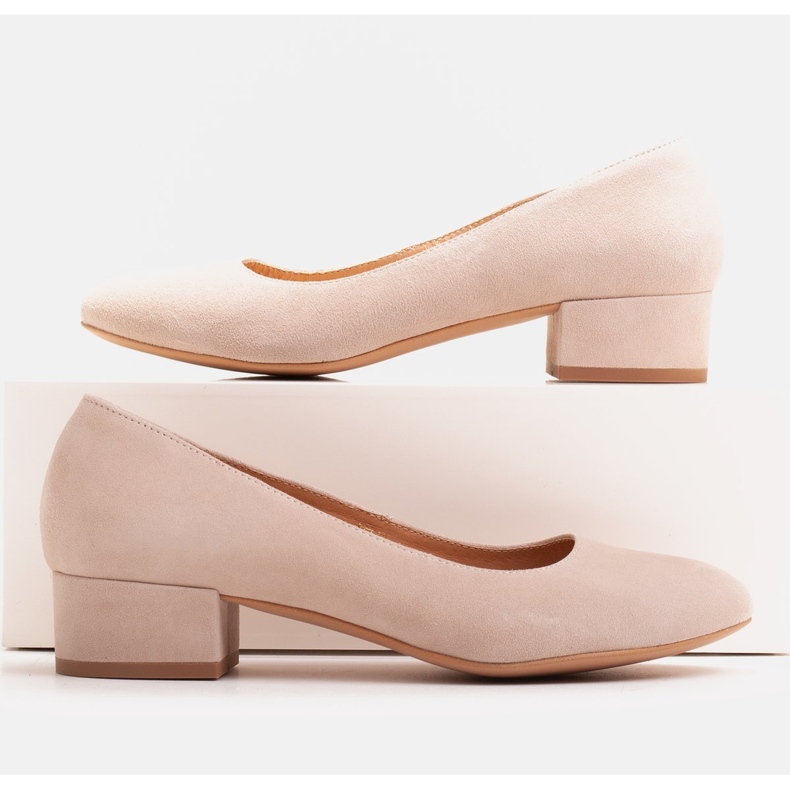 Radoskór Klassiska beige pumps för en bredare fot 1