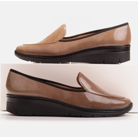 Radoskór Bekväma lågkilade skor för en bredare fot brun 1