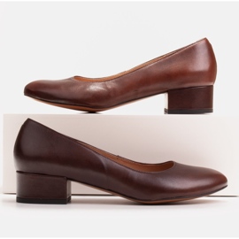 Radoskór Klassiska bruna dampumps för en bredare fot 1