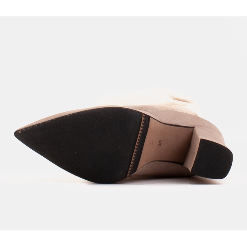 Marco Shoes Höga, veckade beige stövlar tillverkade av naturmocka 1