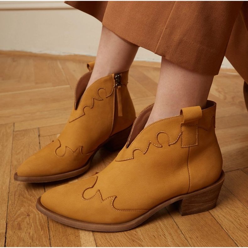 Marco Shoes Oisolerade stövlar med mocka och vågiga skär brun gul 1