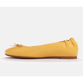 Marco Shoes Ballerinor gjorda av ömtåligt narvläder gul 4