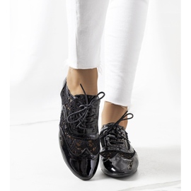 Svartlackade skor från Brett 1