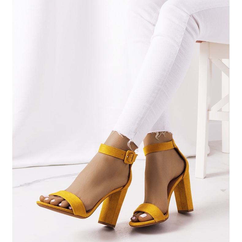 Gula sandaler på en Hopkins-stolpe 1