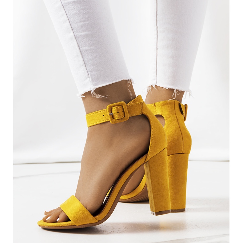 Gula sandaler på en Hopkins-stolpe 2