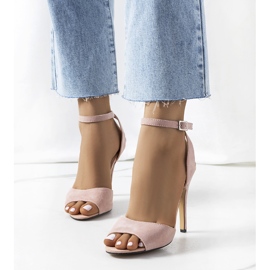 Rosa öppna pumps på en Luigina-klack 1