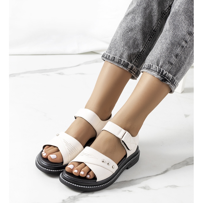 Vita sandaler på Meis-plattformen beige ecru 1