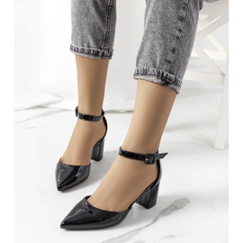 Svartlackade Mubin pumps 1