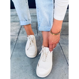 Damstrumpor Posten Beige sneakers 1