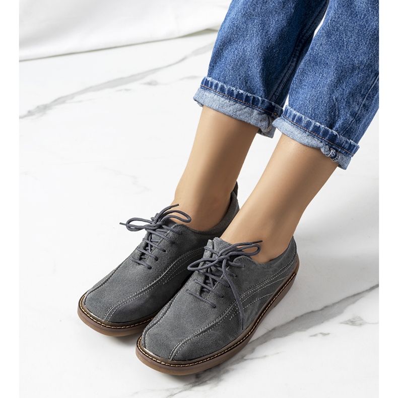 Damskor i grått läder från Morten 1