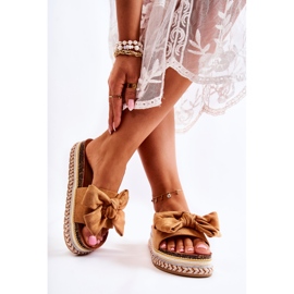 PG1 Kvinnors tofflor på en massiv plattform med en kamel Macardi rosett brun 2